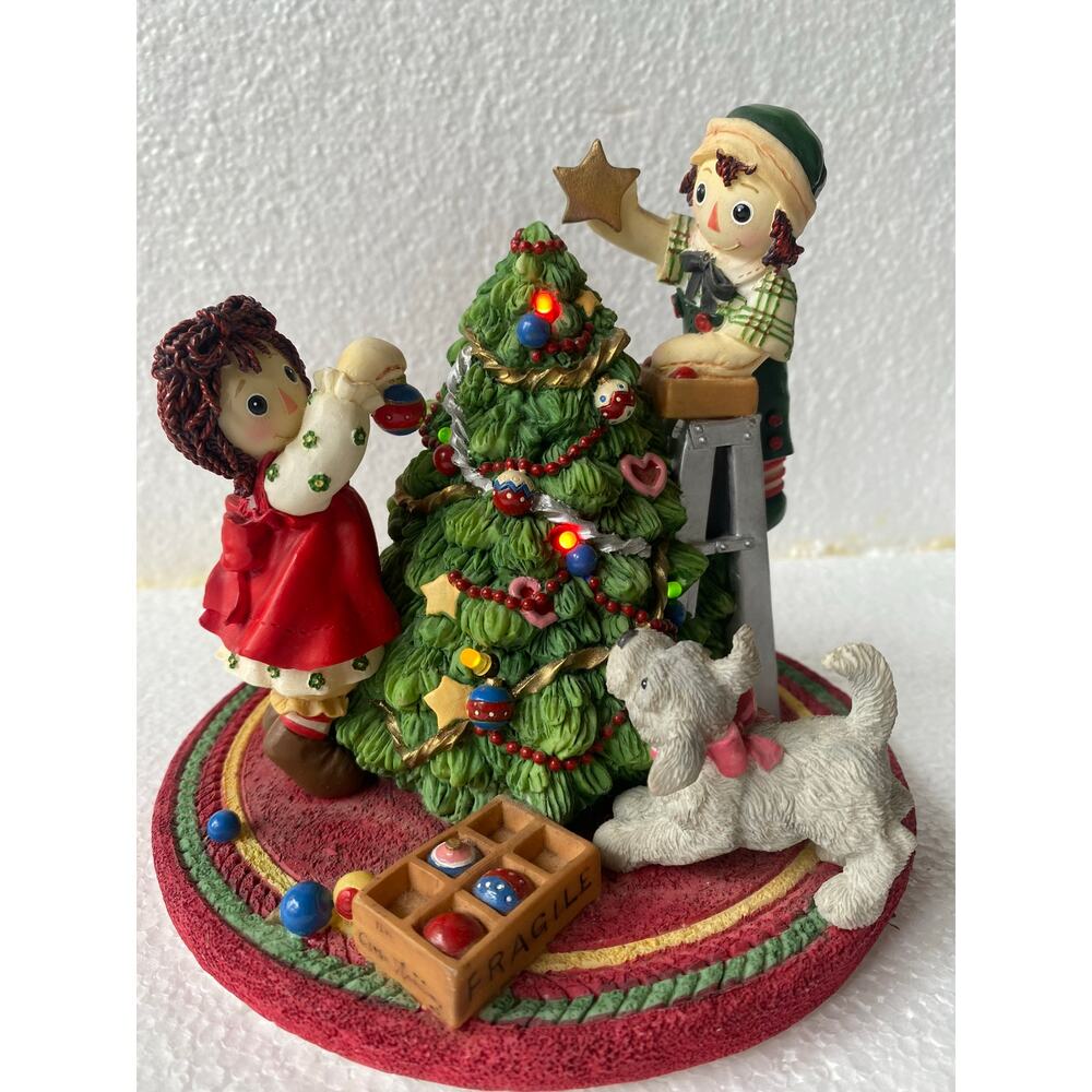 Raggedy Ann and Andy "Greet the Season Oh So Jolly" Christmas tree by Enesco.
